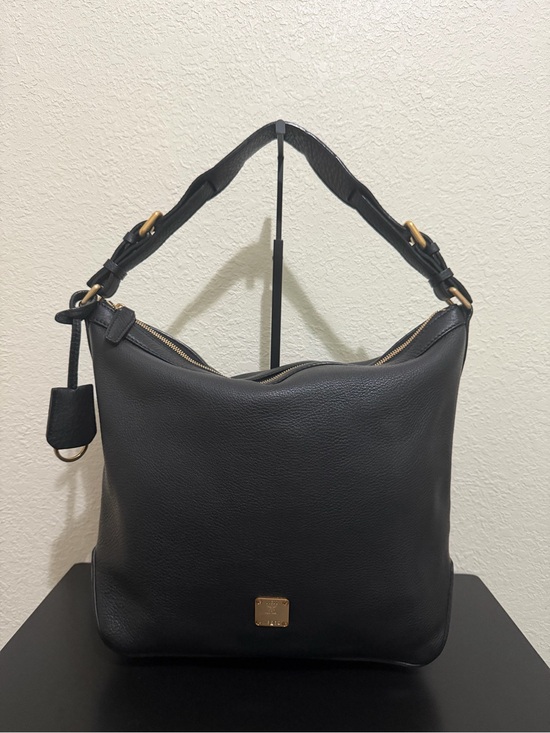MCM Black Leather Shoulder Hobo with Gold Hardware main image 3
